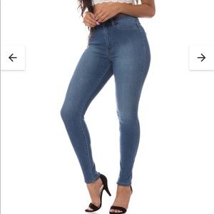 NWOT Aphrodite High Waisted Skinny Jeans